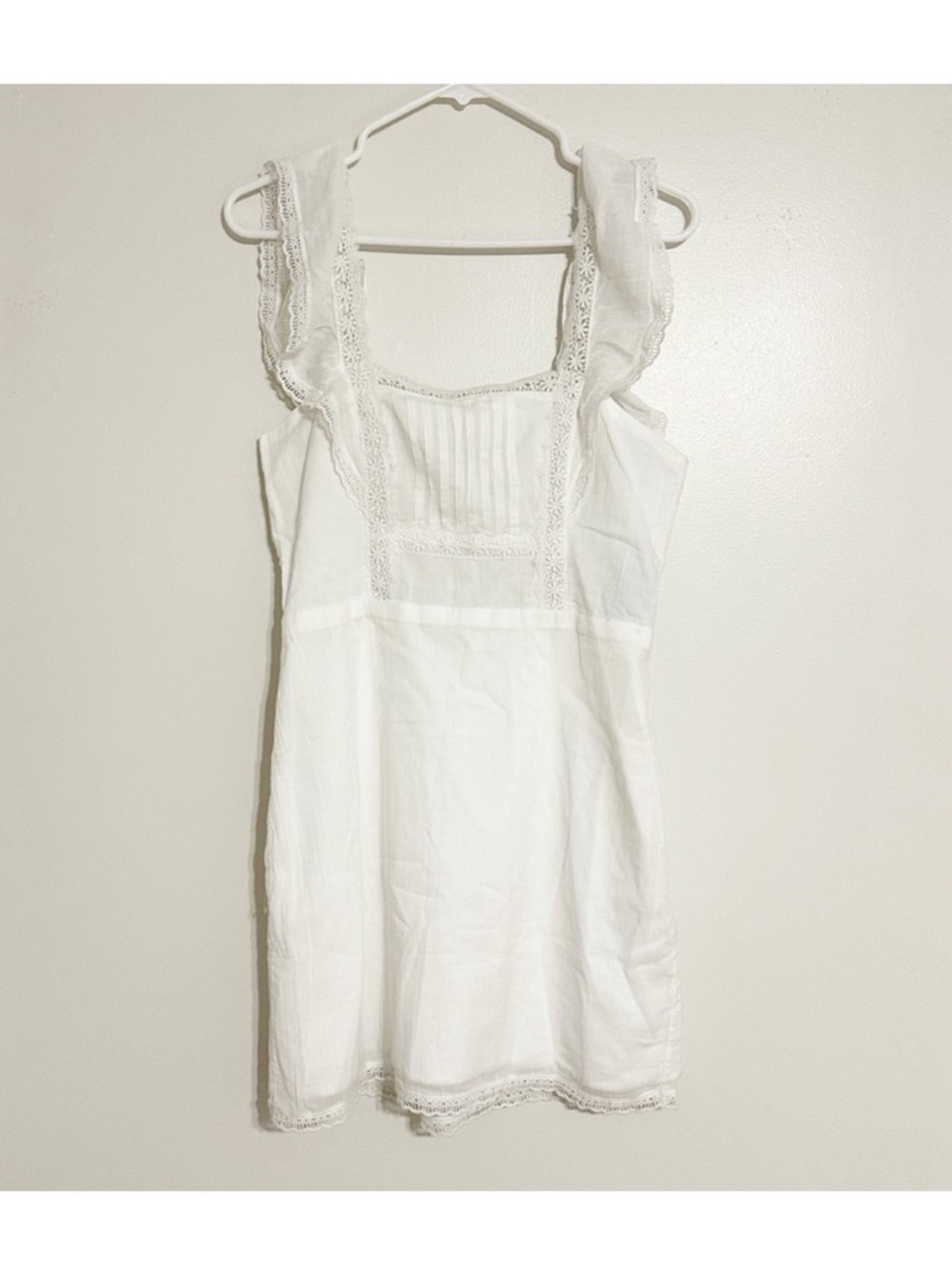 Abercrombie and Fitch NWT Apron Flirty Feminine White Ruffle Cotton Lace Dress